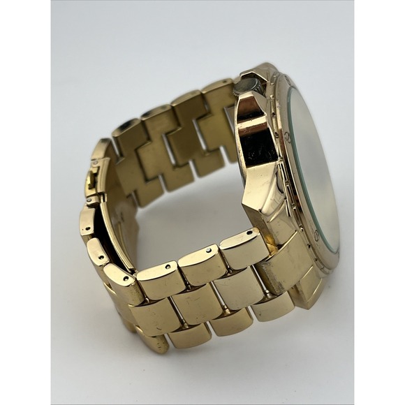 Steve Madden Watch Women 46mm Gold Case 6"‎ Band- New Battery - Picture 5 of 7